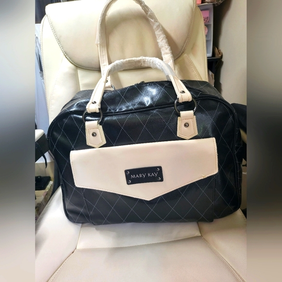 Mary Kay Black and White Quilted Women's Bag - Picture 1 of 14